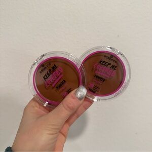 Essence Keep Me Covered Powder Longwear in 90 Dark